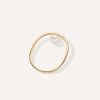 Anel minimalista de formato oval com pérola natural feito a mão em ouro 18k
