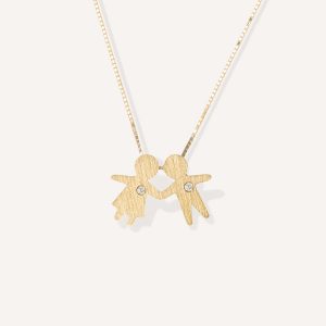 colar representando filhos juntos feito a mão em ouro 18k com diamante e corrente minimalista
