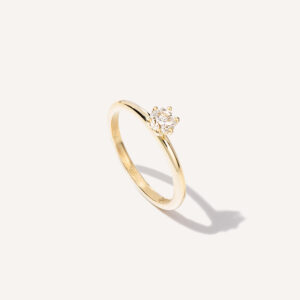 Anel solitário minimalista com diamantes de 30p em ouro 18k