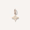 pingente de estrela com diamante no centro minimalista