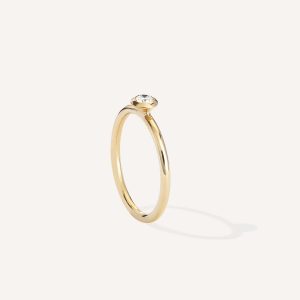 anel solitário minimalista feito à mão em ouro 18k com diamante para noivado