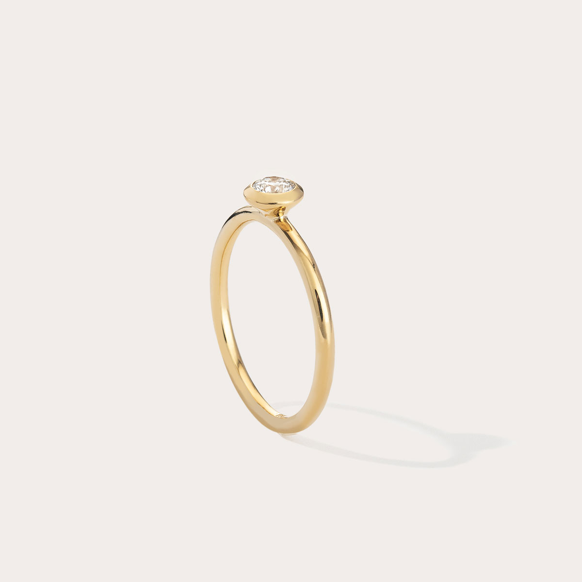 anel solitário em ouro 18k com diamante de 0,30ct