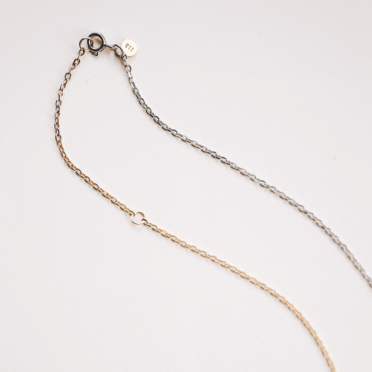 Corrente em degradê feita a mão em ouro amarelo, branco e champagne 18k