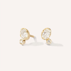 Brinco em ouro 18k com diamantes oval e redondo da Joias Liê.