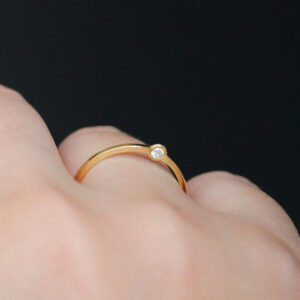 Anel Órbita Ouro 18k com Diamante | Design Minimalista Contemporâneo