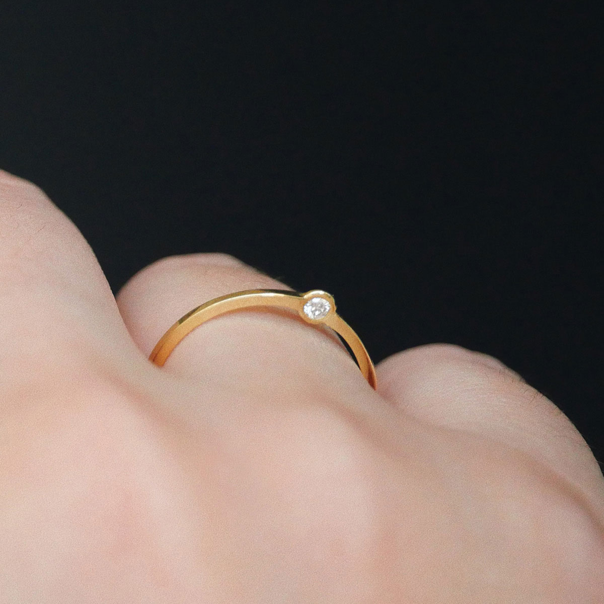 Anel Órbita Ouro 18k com Diamante | Design Minimalista Contemporâneo